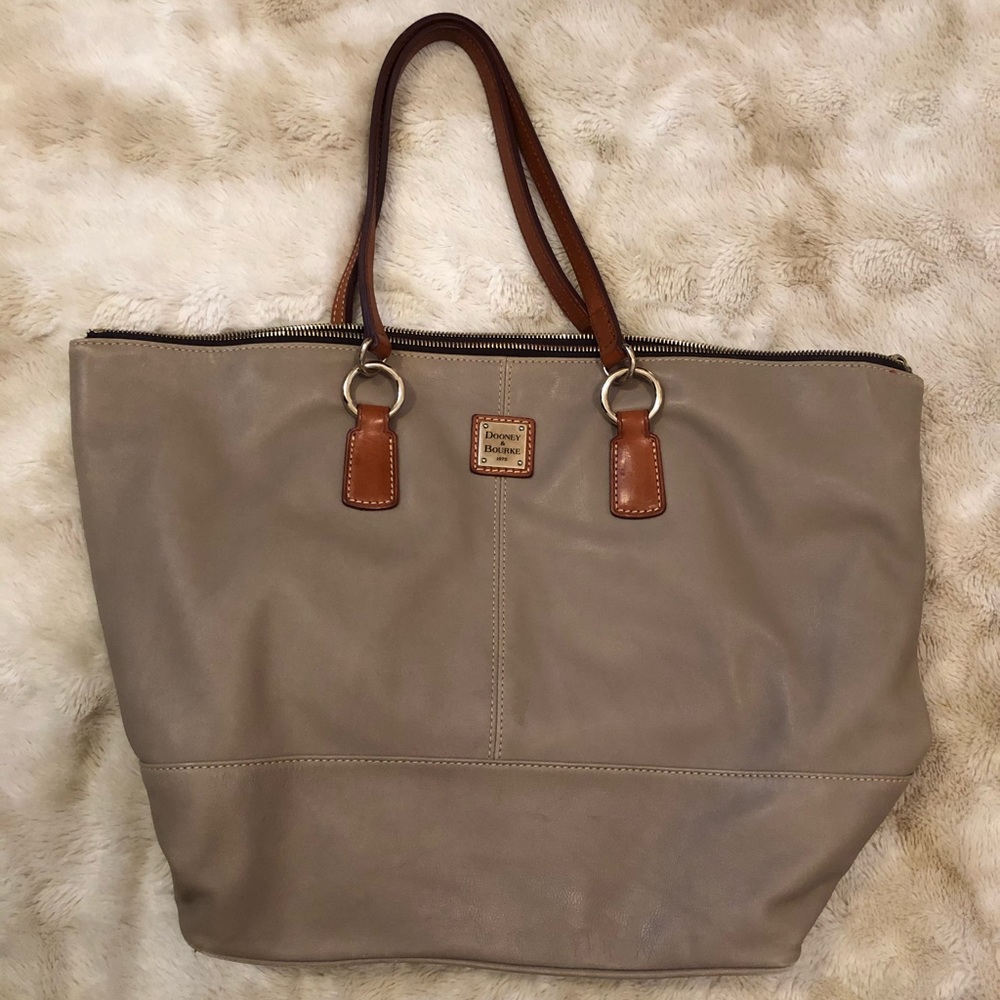 Dooney & Bourke tan leather over shoulder purse